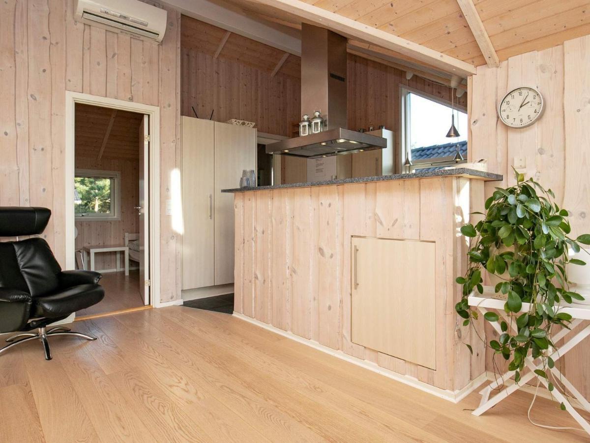 Three-Bedroom Holiday Home In Rodby 38 Kramnitse 외부 사진