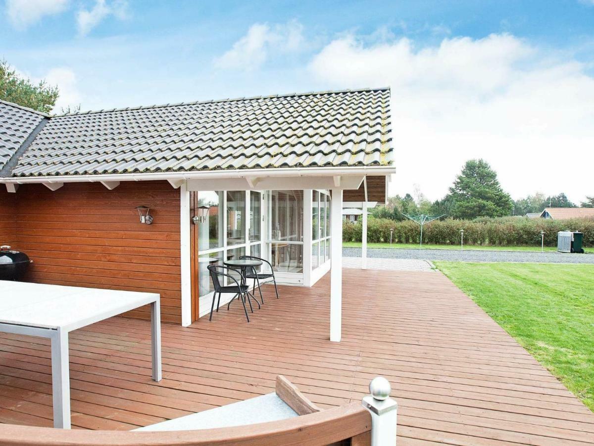 Three-Bedroom Holiday Home In Rodby 38 Kramnitse 객실 사진