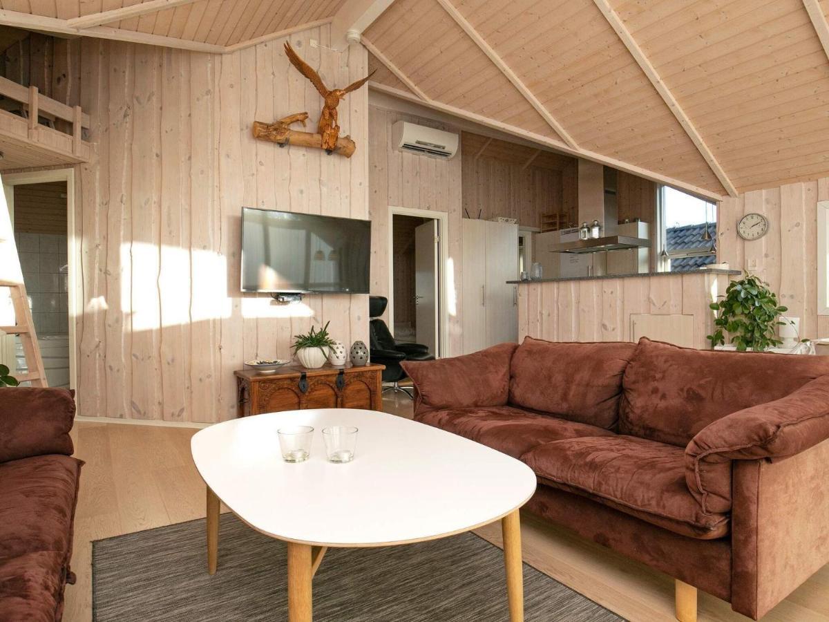 Three-Bedroom Holiday Home In Rodby 38 Kramnitse 외부 사진