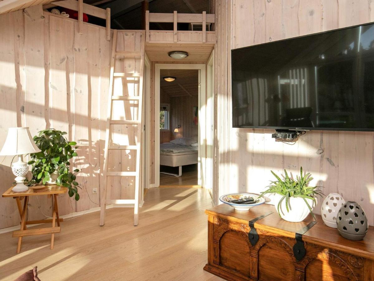Three-Bedroom Holiday Home In Rodby 38 Kramnitse 외부 사진
